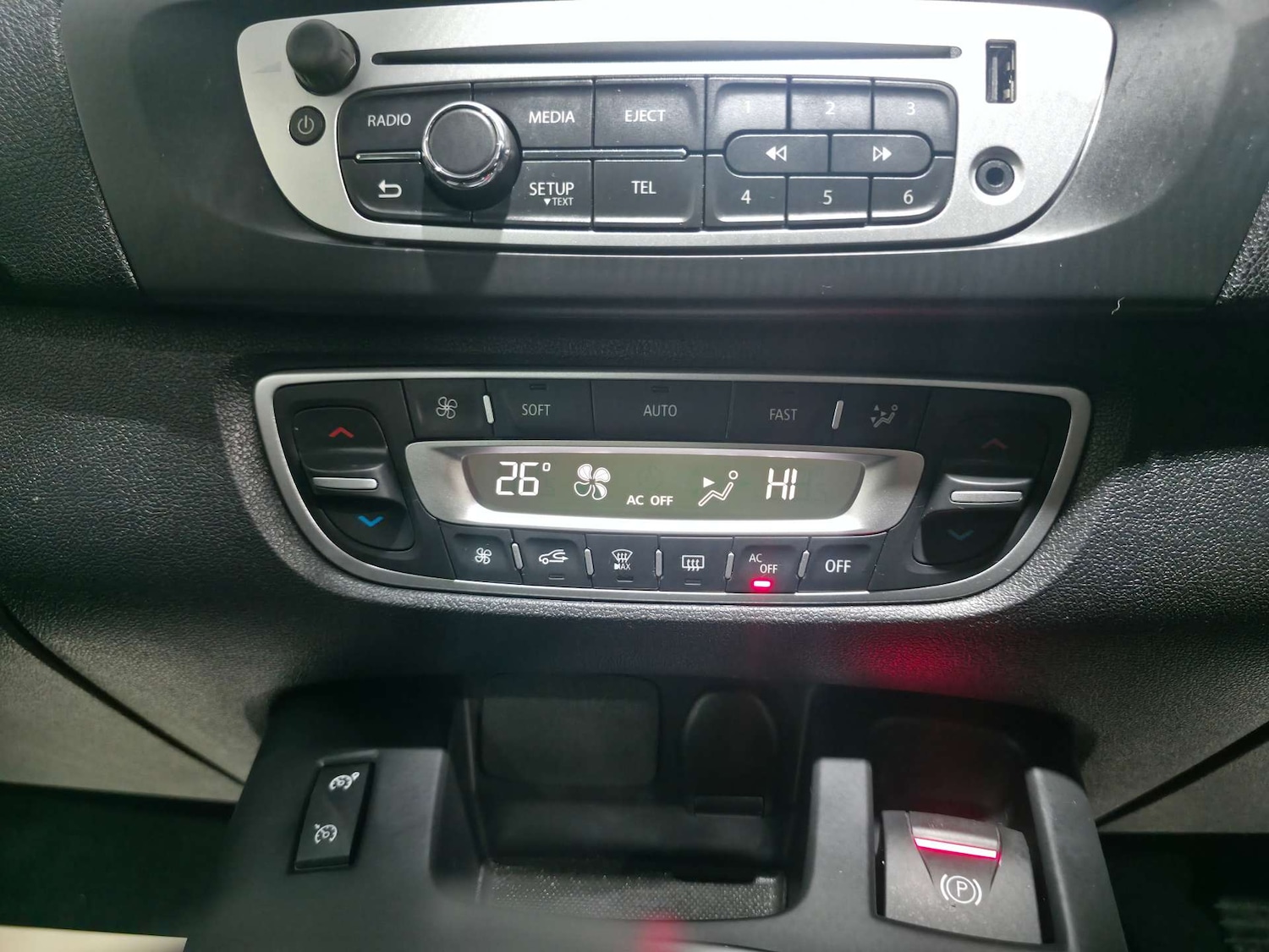 Used Renault Scenic 2014 for sale - 77061636: Photo 63