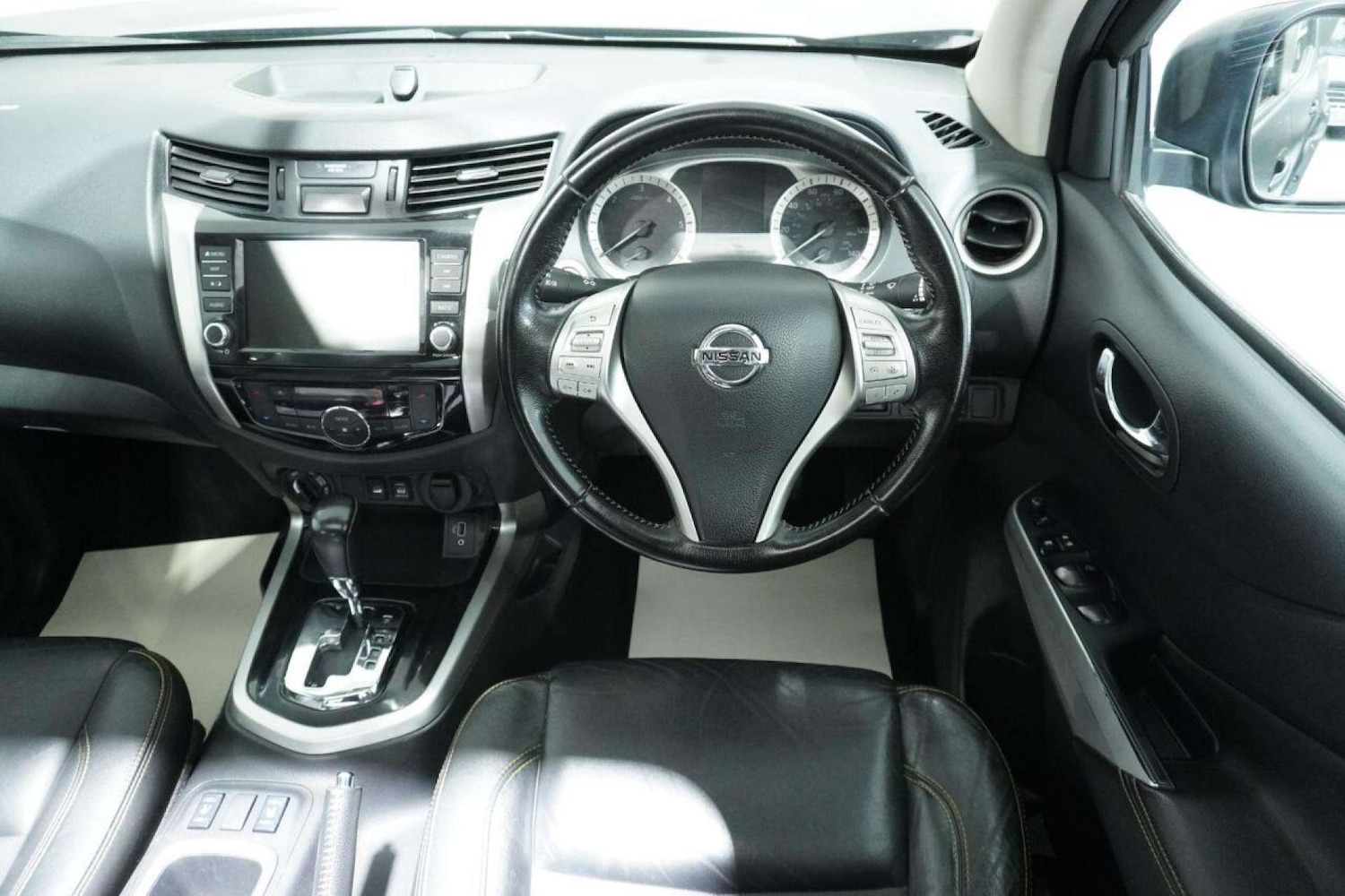 Used Nissan Navara 2020 for sale - 77101104: Photo 36