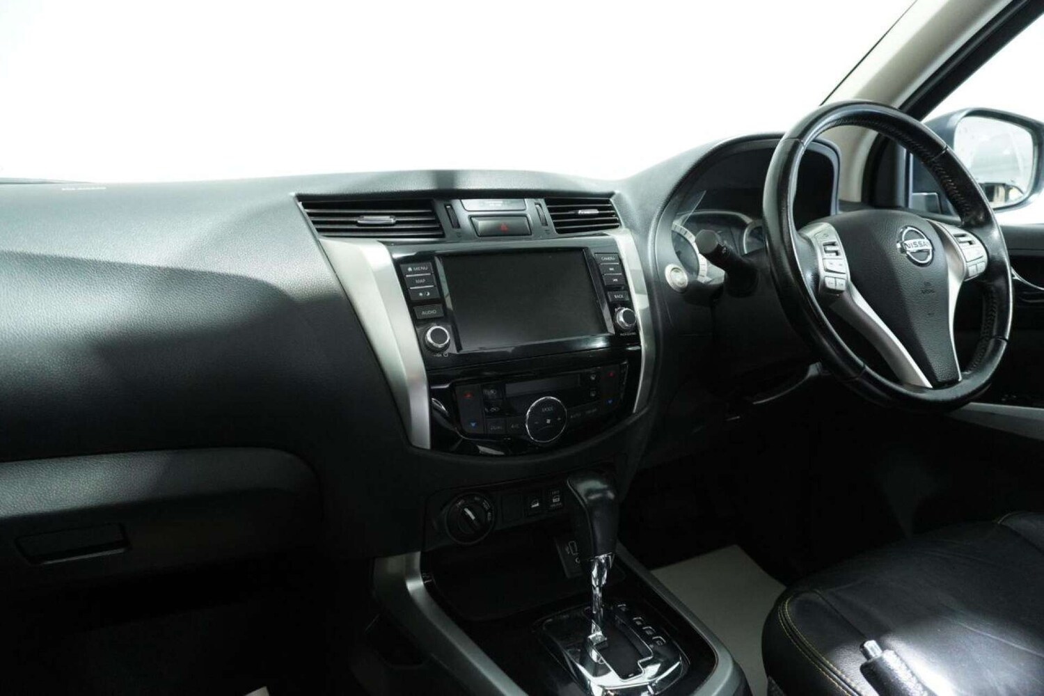 Used Nissan Navara 2020 for sale - 77101104: Photo 38