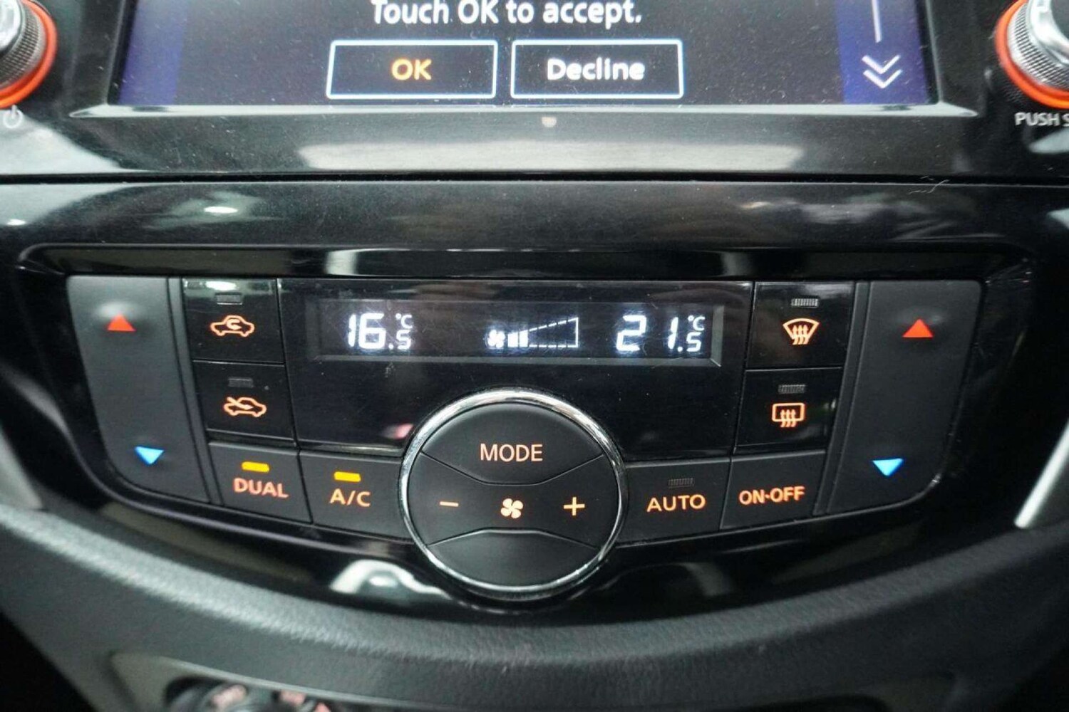 Used Nissan Navara 2020 for sale - 77101104: Photo 76