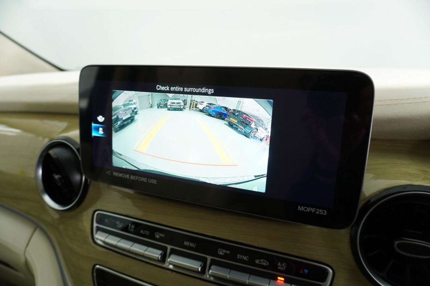 Used Mercedes-Benz V-Class 2022 for sale - 77715621: Photo 28