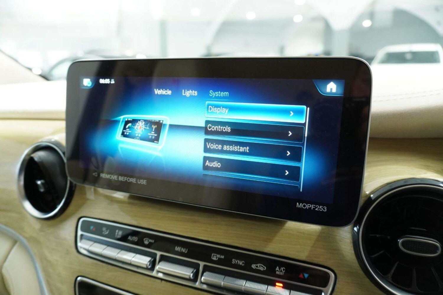 Used Mercedes-Benz V-Class 2022 for sale - 77715621: Photo 37