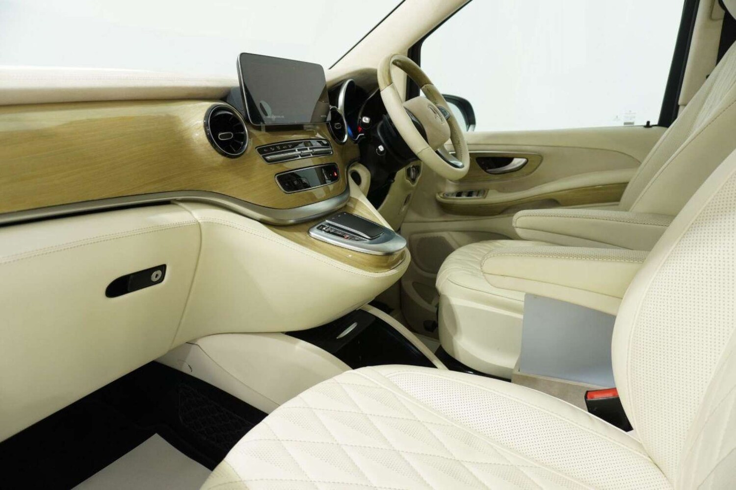 Used Mercedes-Benz V-Class 2022 for sale - 77715621: Photo 56