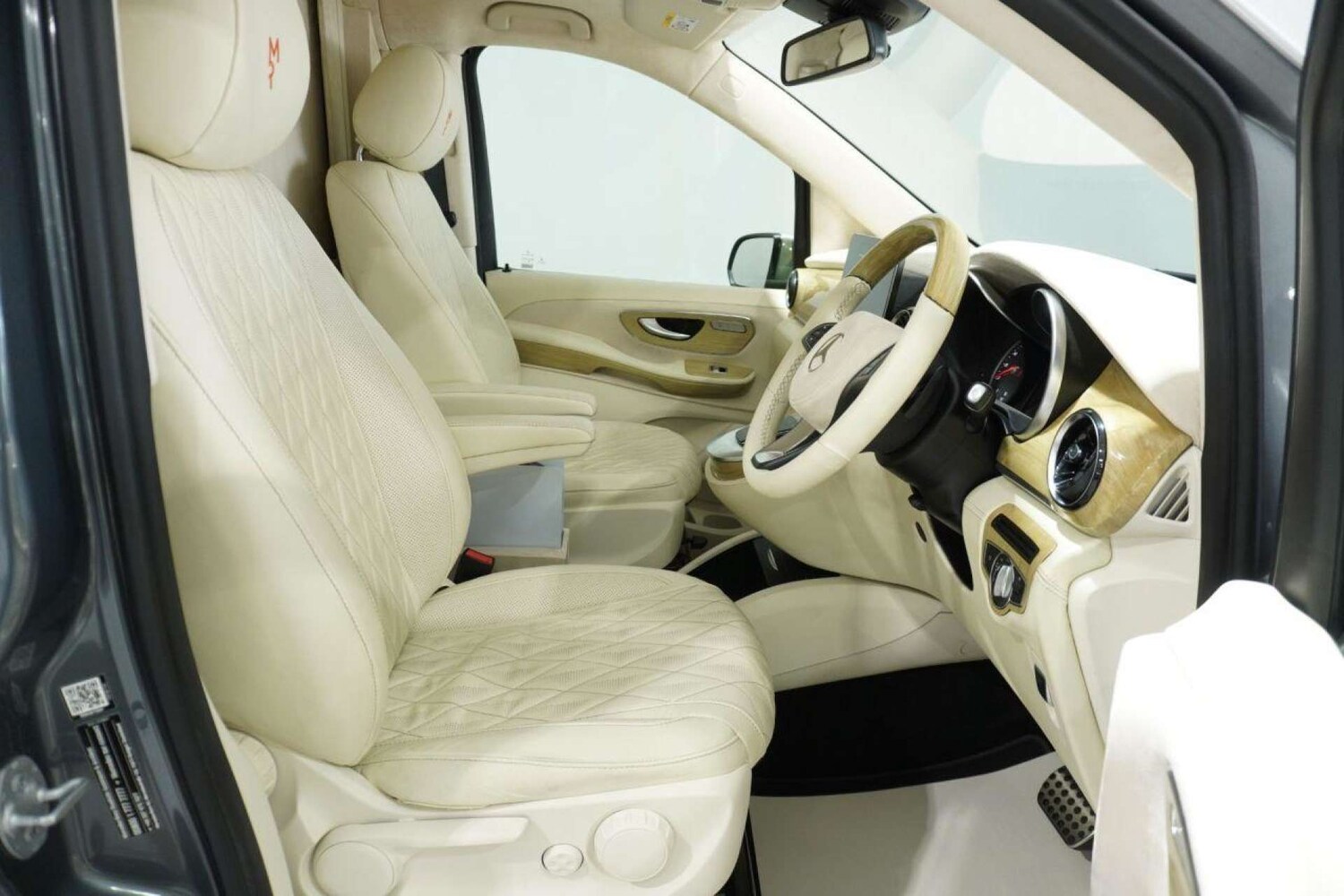 Used Mercedes-Benz V-Class 2022 for sale - 77715621: Photo 71