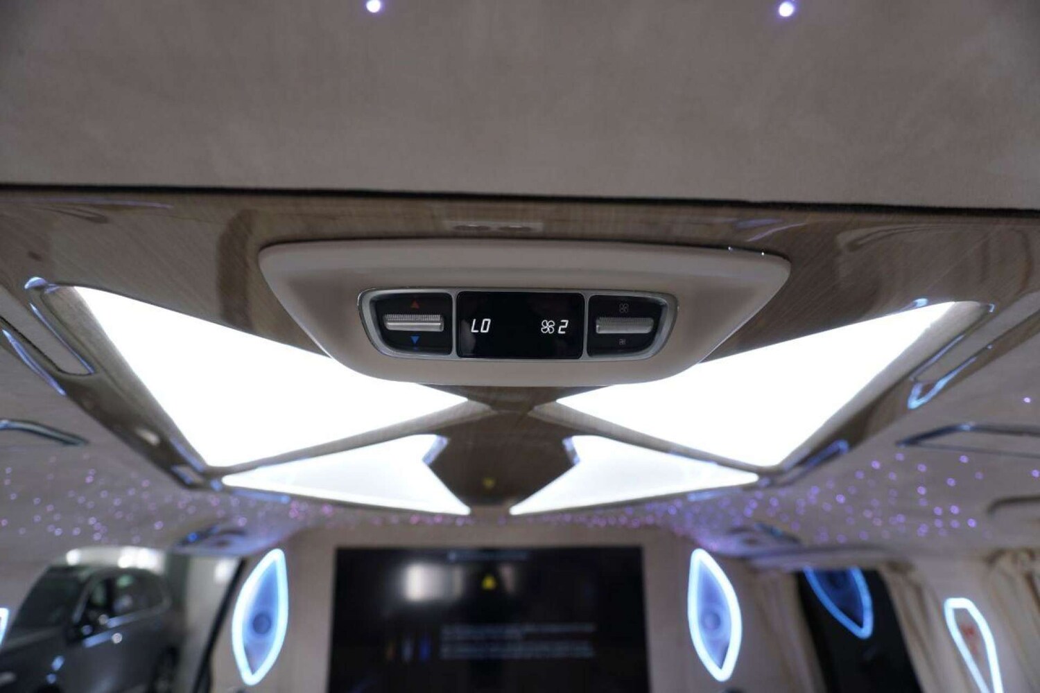 Used Mercedes-Benz V-Class 2022 for sale - 77715621: Photo 73