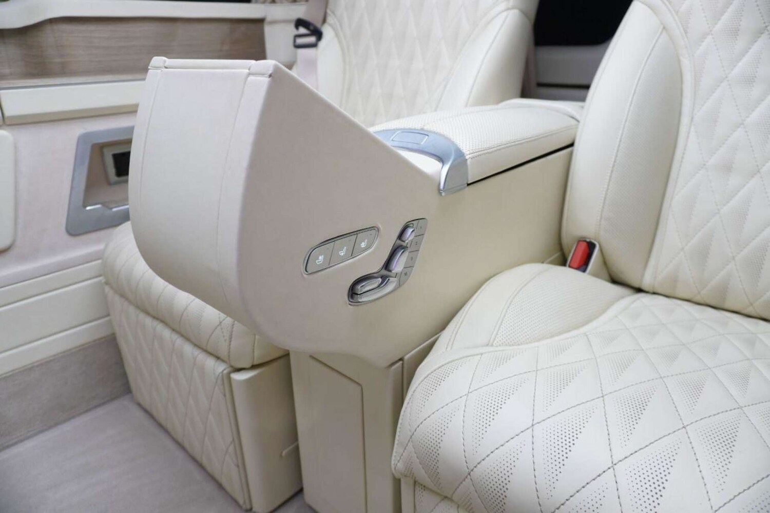 Used Mercedes-Benz V-Class 2022 for sale - 77715621: Photo 76