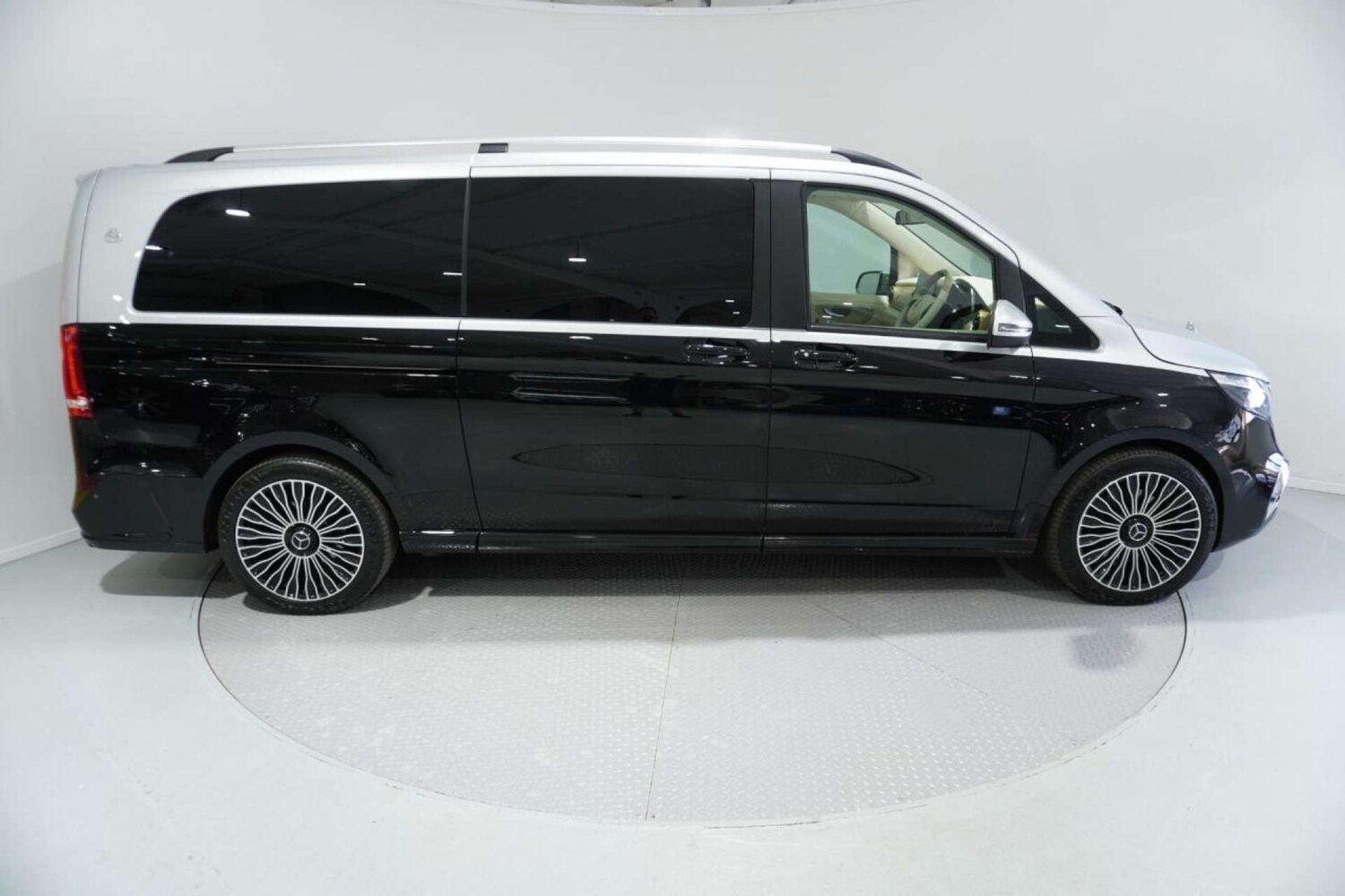 Used Mercedes-Benz V-Class 2022 for sale - 77715621: Photo 86