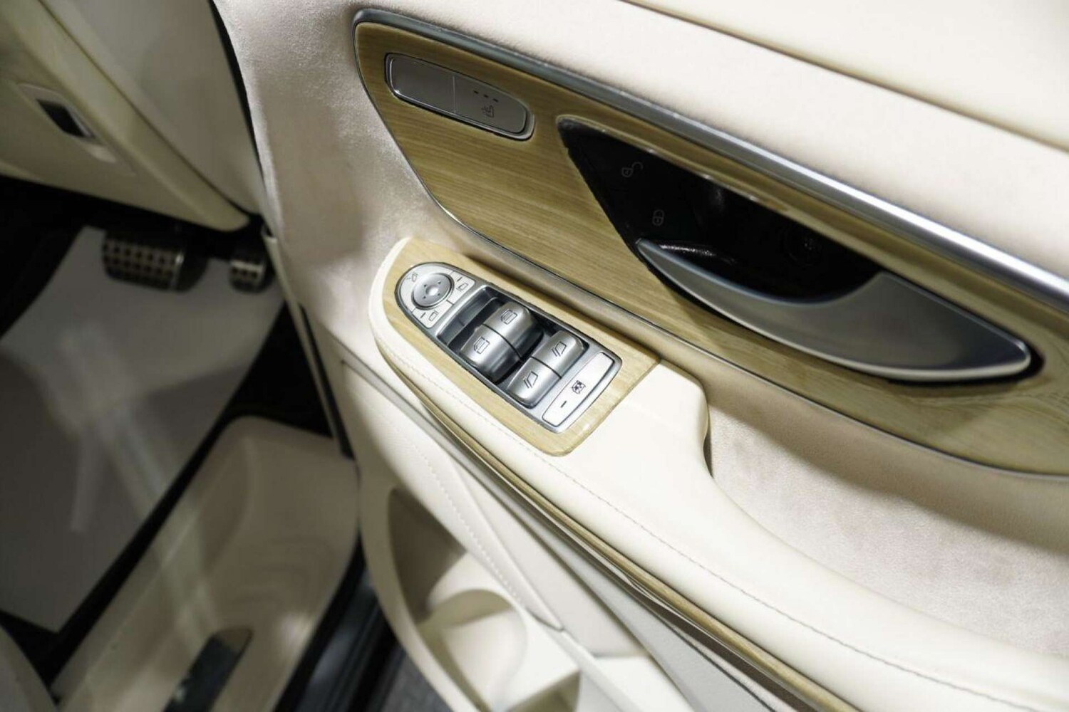 Used Mercedes-Benz V-Class 2022 for sale - 77715621: Photo 95