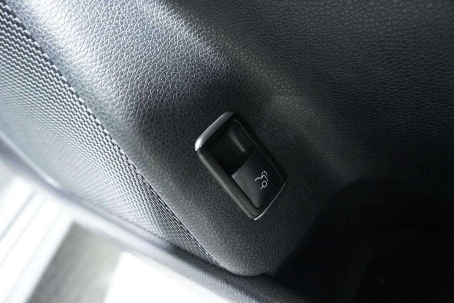 Used Mercedes-Benz CLA 2016 for sale - 77061631: Photo 61