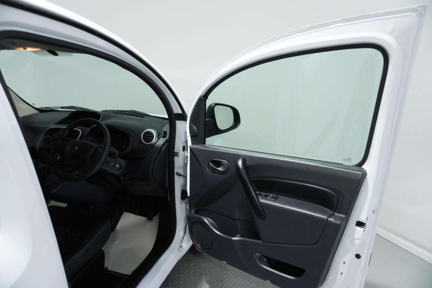 Used Renault Kangoo 2015 for sale - 77061635: Photo 17