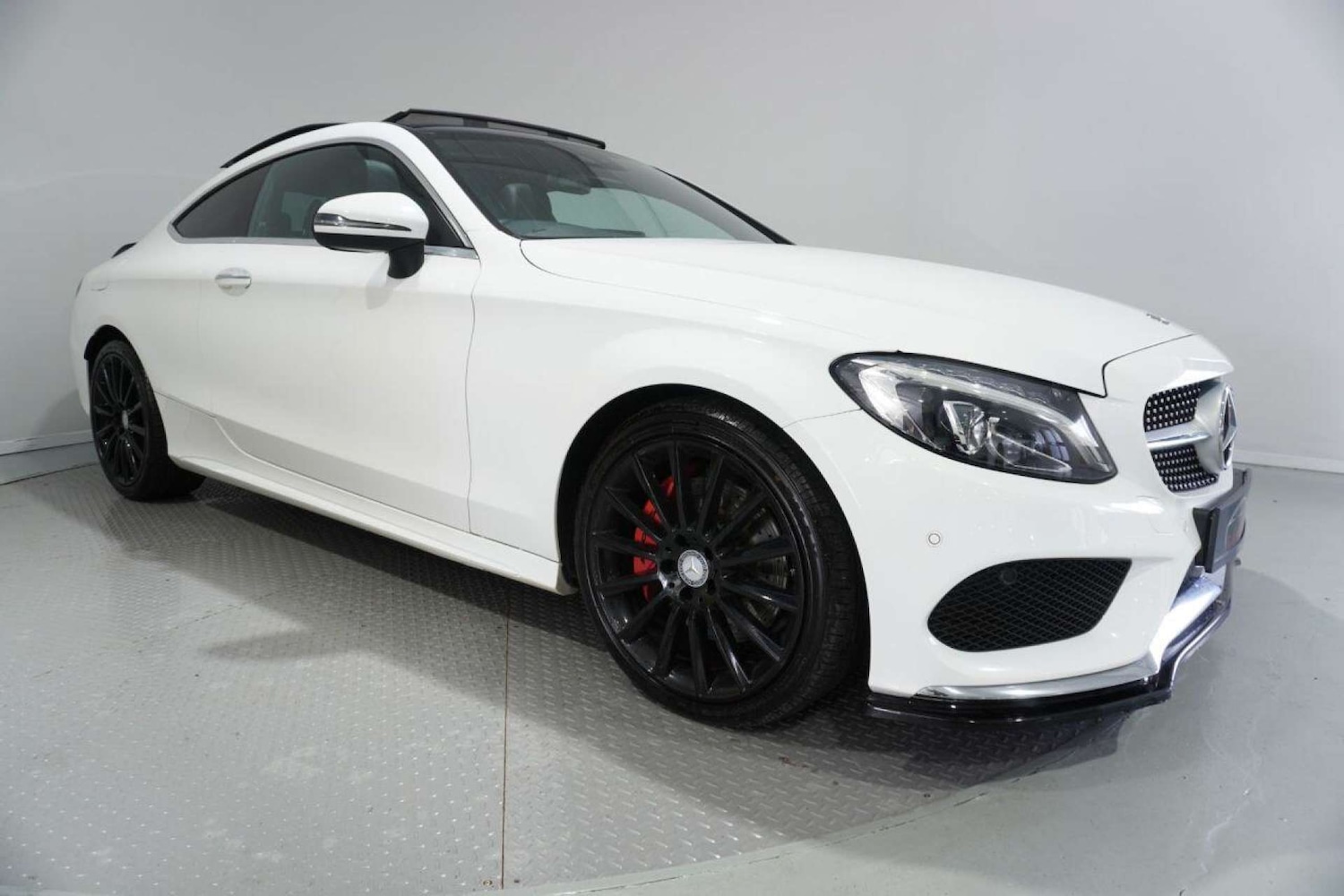 Used Mercedes-Benz C Class 2016 for sale - 77061645: Photo 2