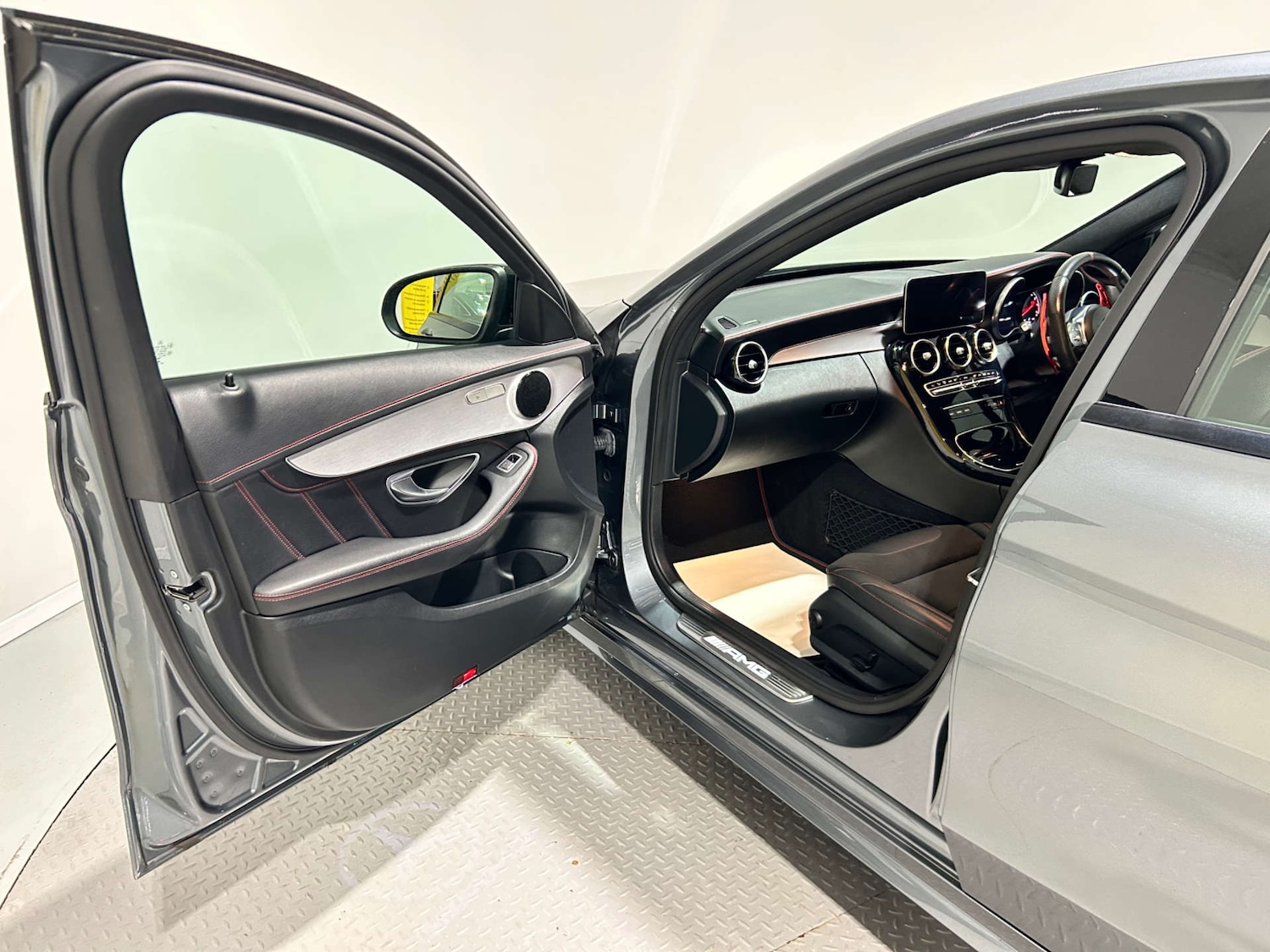 Used Mercedes-Benz C Class 2019 for sale - 77453621: Photo 32