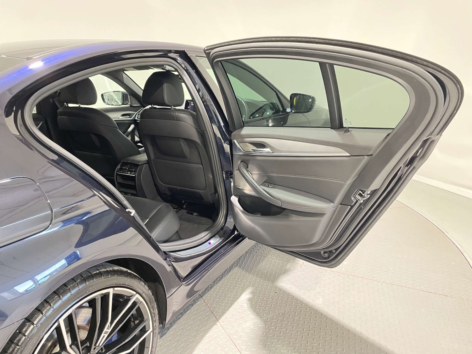 Used BMW 5 Series 2019 for sale - 77583940: Photo 22