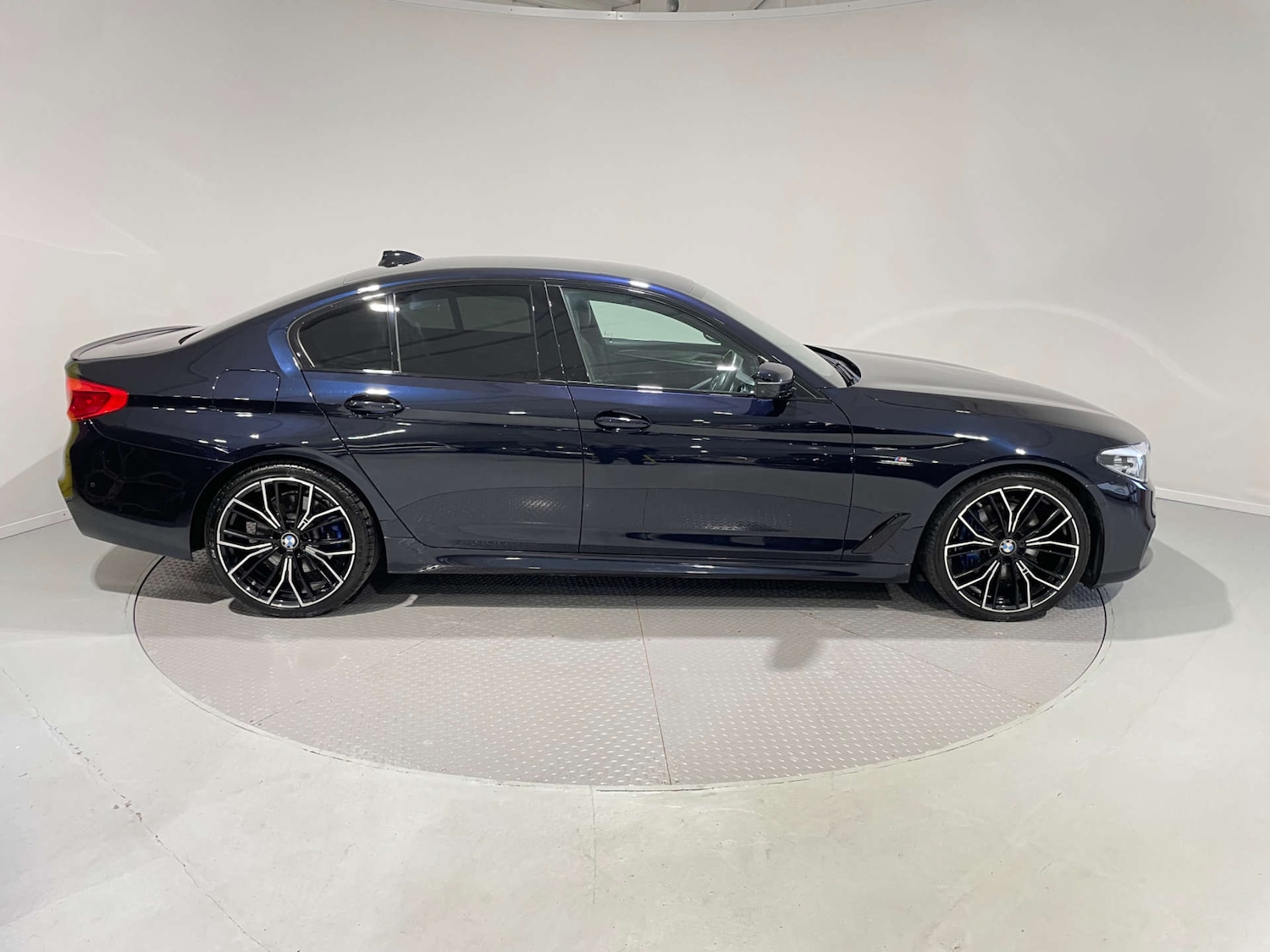 Used BMW 5 Series 2019 for sale - 77583940: Photo 3