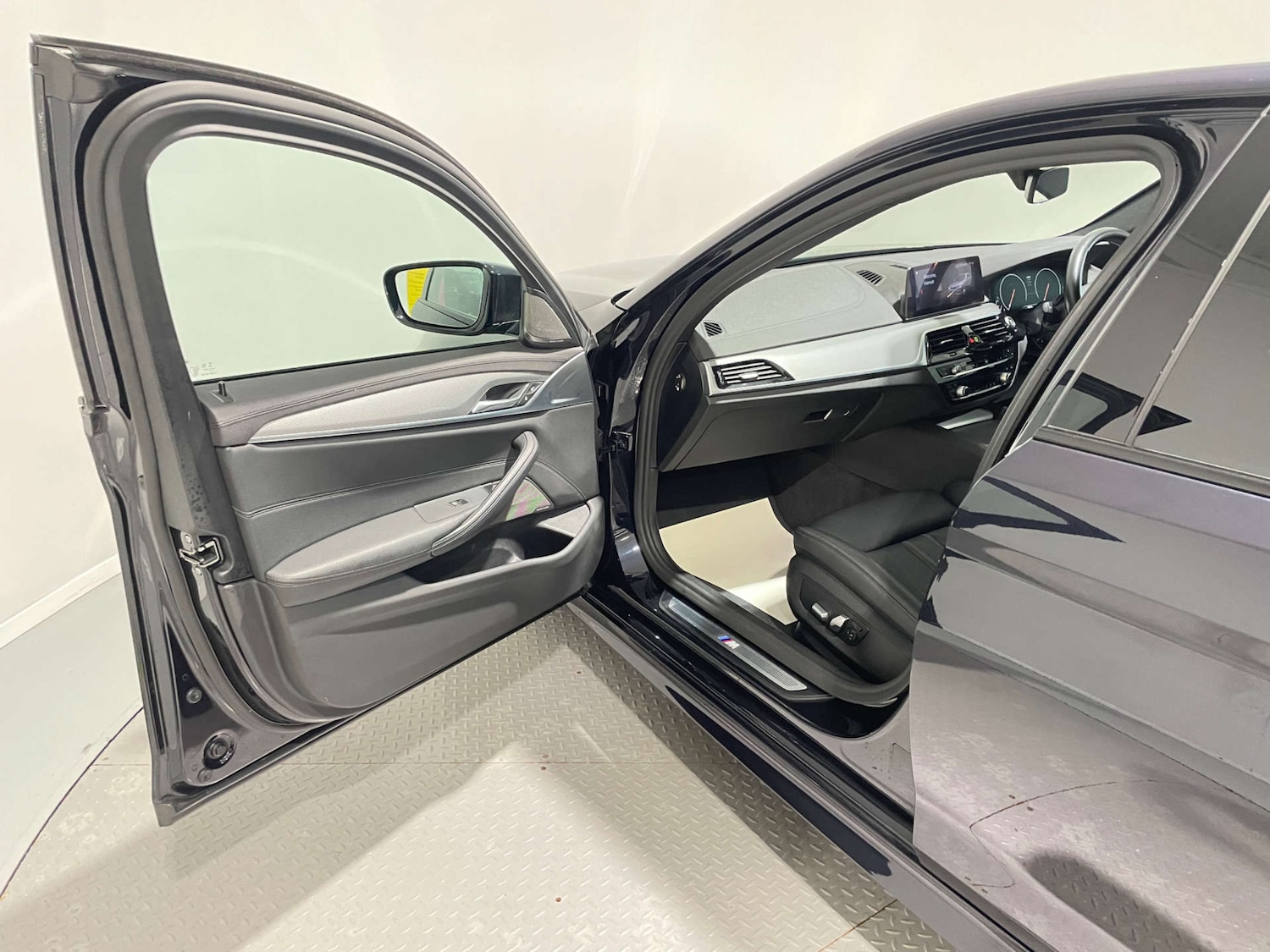 Used BMW 5 Series 2019 for sale - 77583940: Photo 30