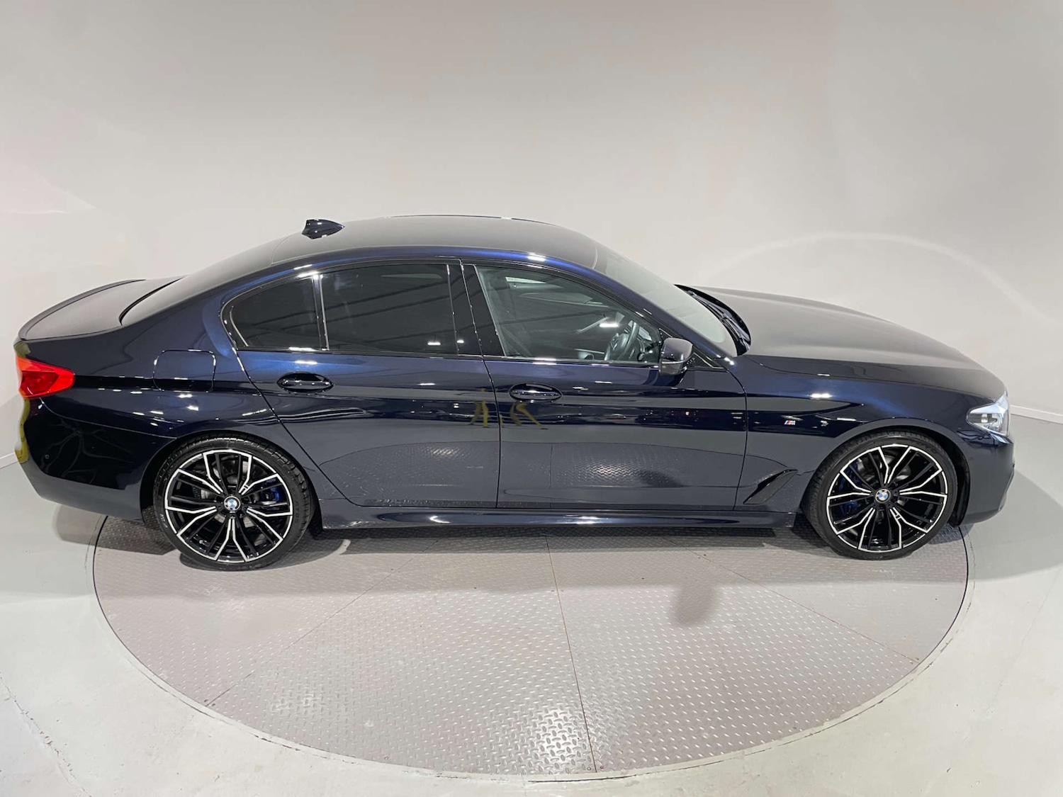Used BMW 5 Series 2019 for sale - 77583940: Photo 4