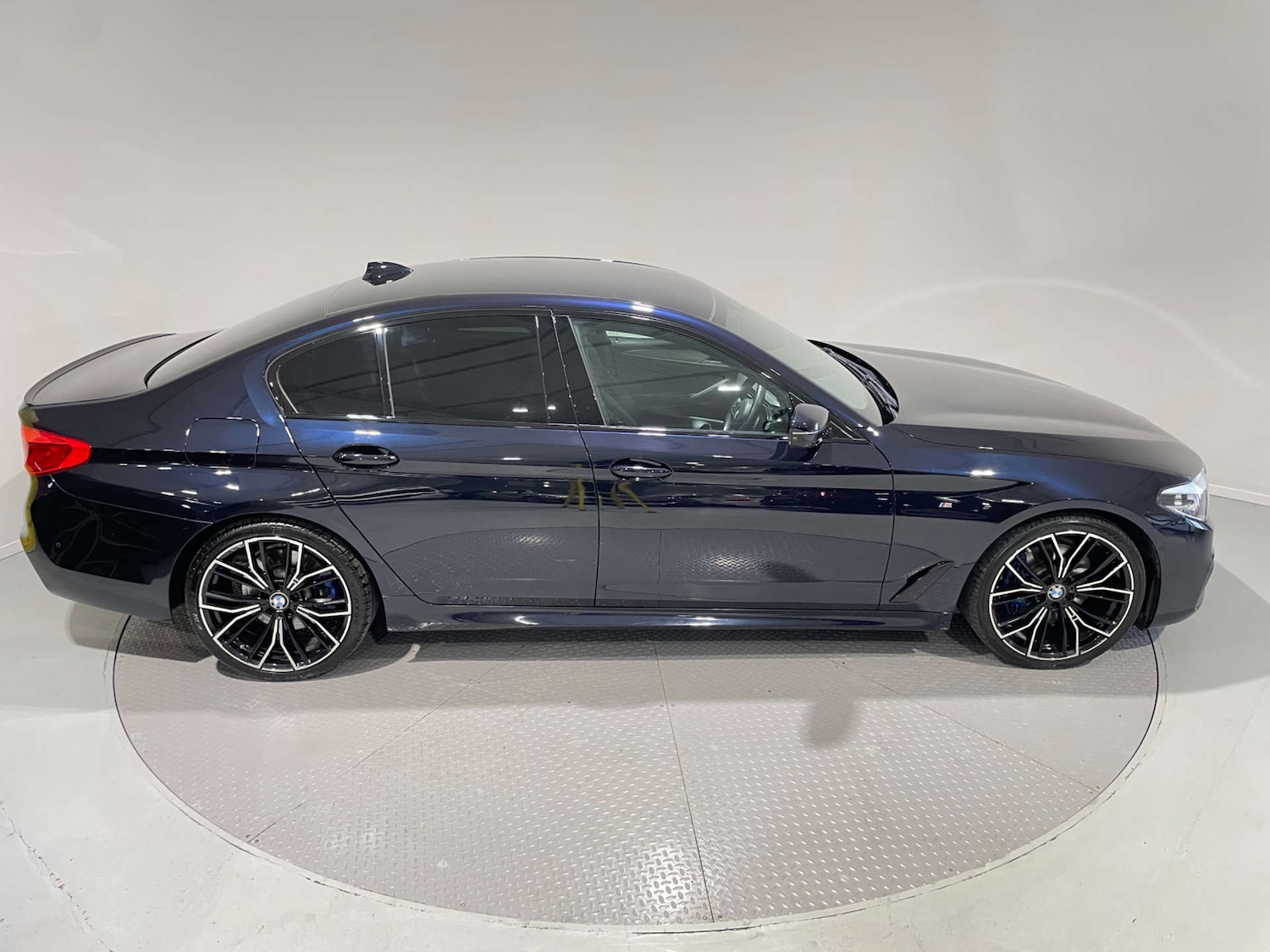 Used BMW 5 Series 2019 for sale - 77583940: Photo 6