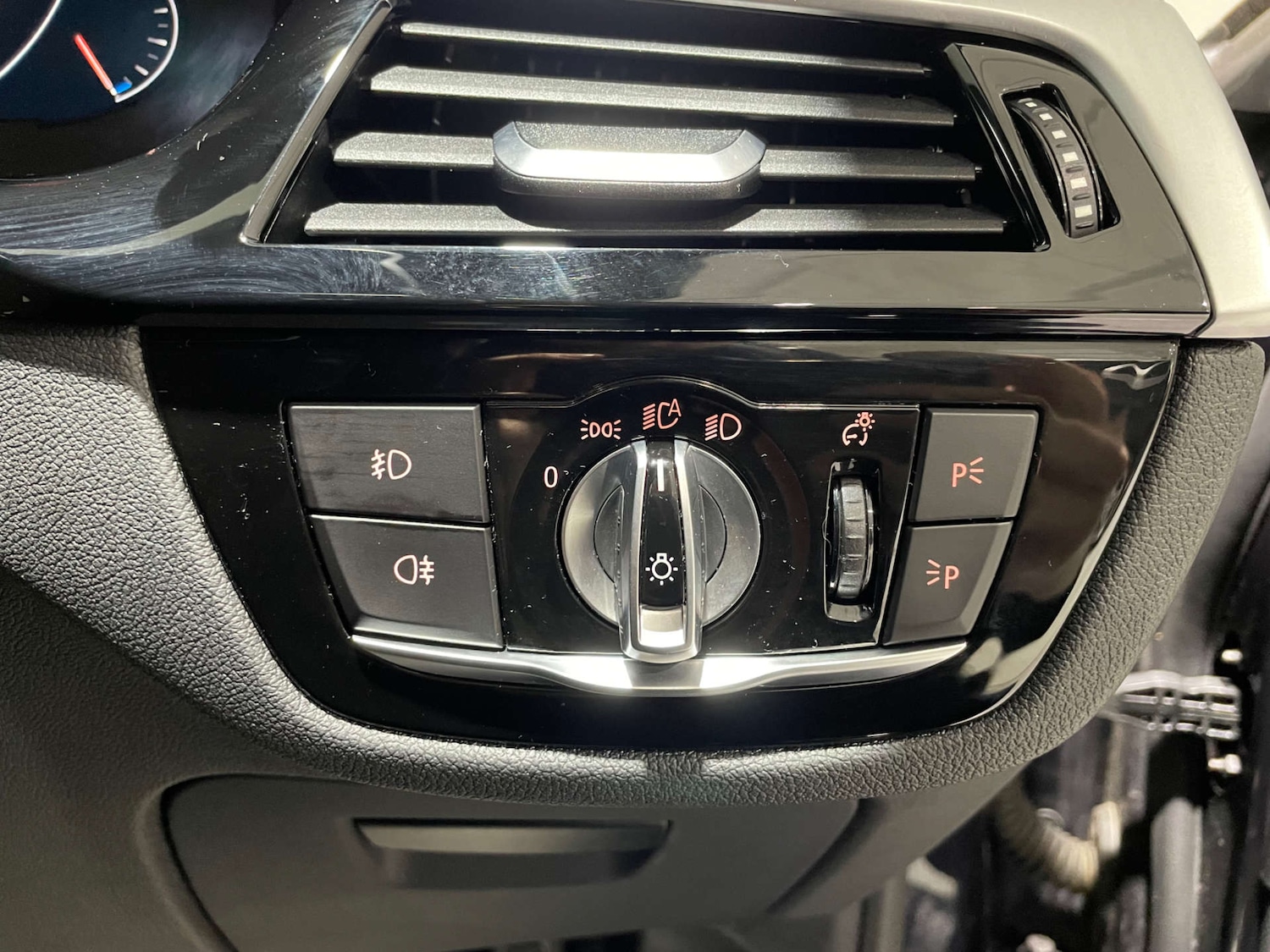 Used BMW 5 Series 2019 for sale - 77583940: Photo 62