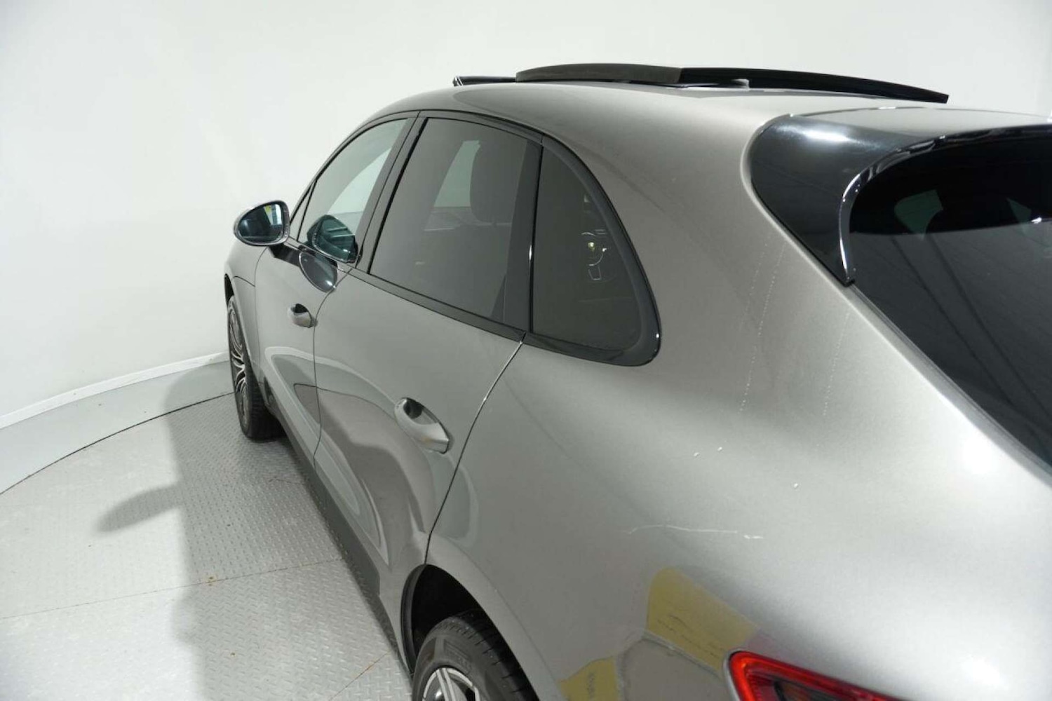 Used Porsche Macan 2015 for sale - 77061678: Photo 31