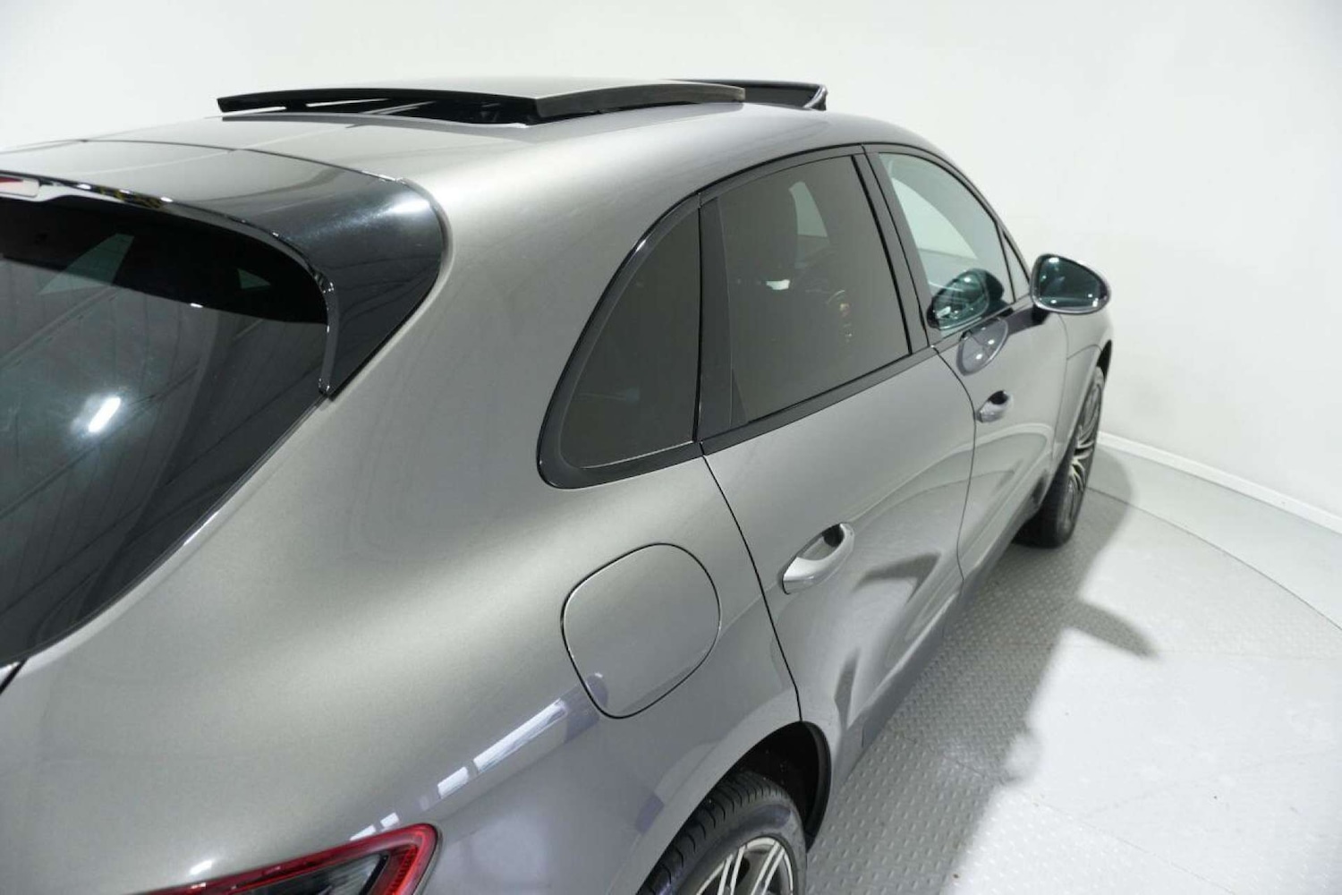 Used Porsche Macan 2015 for sale - 77061678: Photo 32