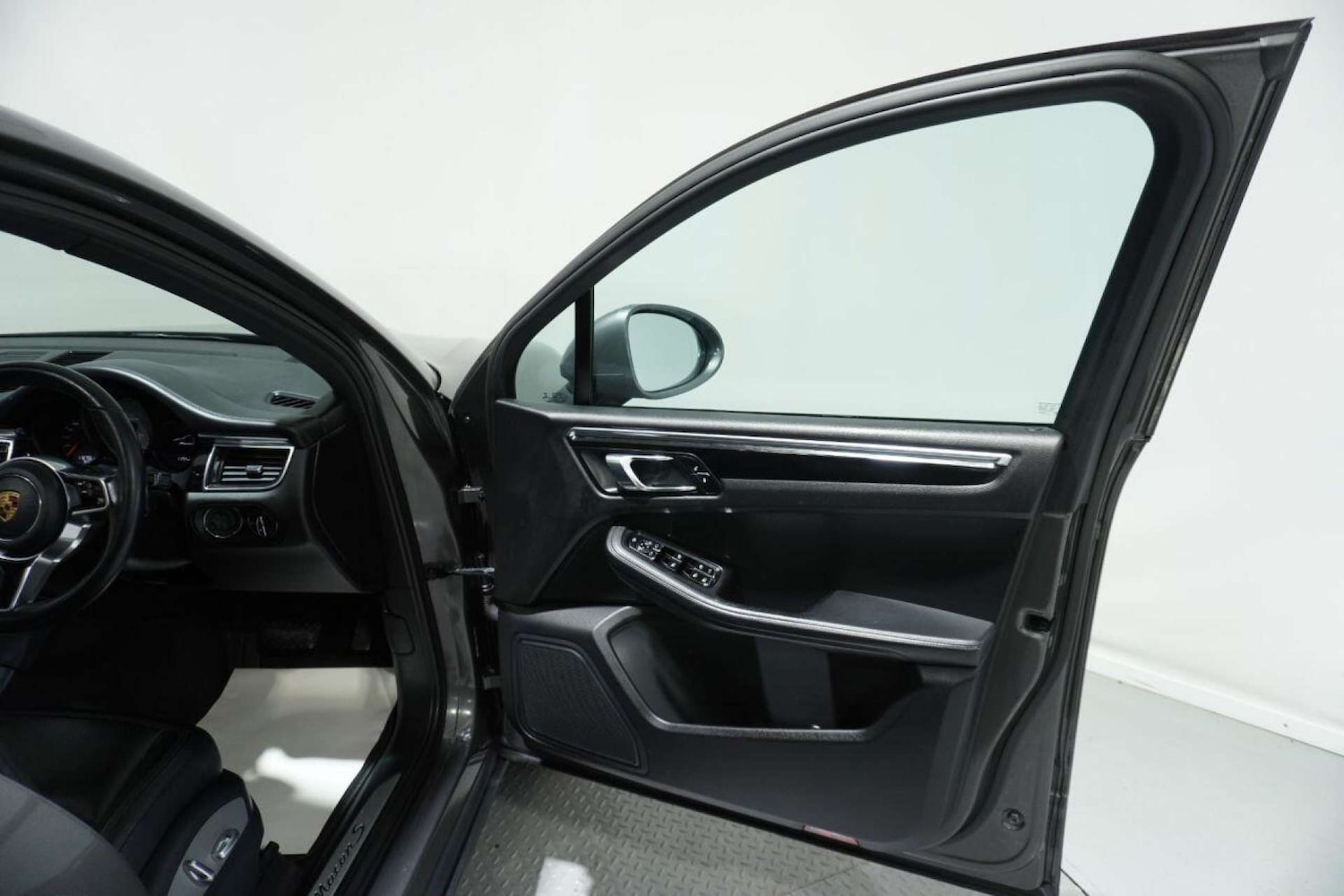 Used Porsche Macan 2015 for sale - 77061678: Photo 34