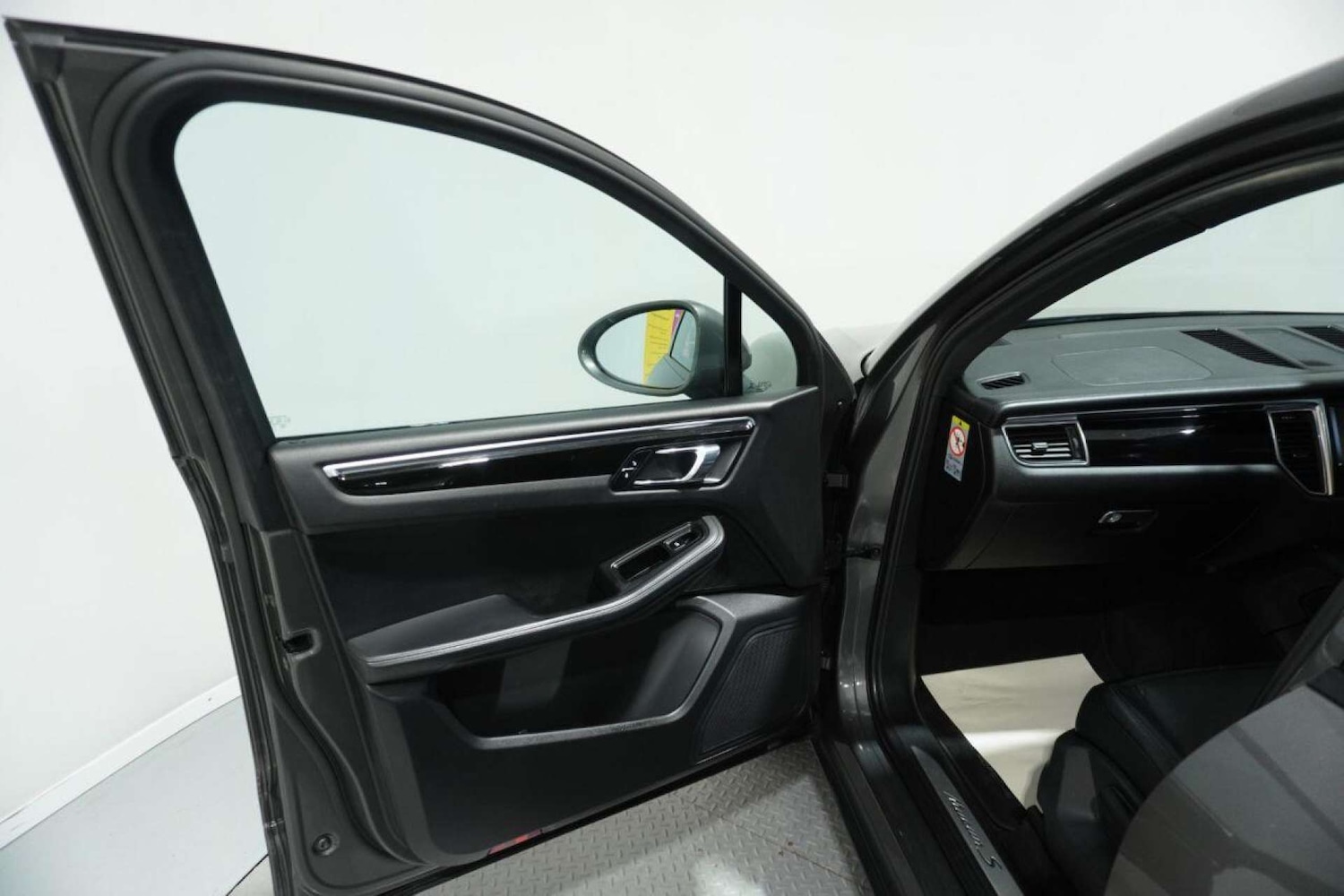 Used Porsche Macan 2015 for sale - 77061678: Photo 36