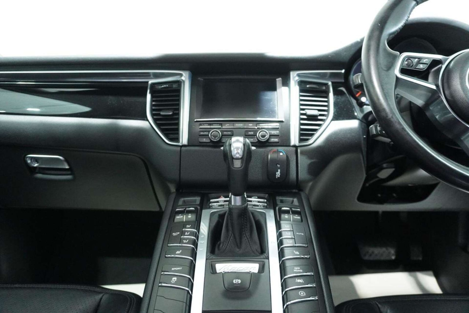 Used Porsche Macan 2015 for sale - 77061678: Photo 42