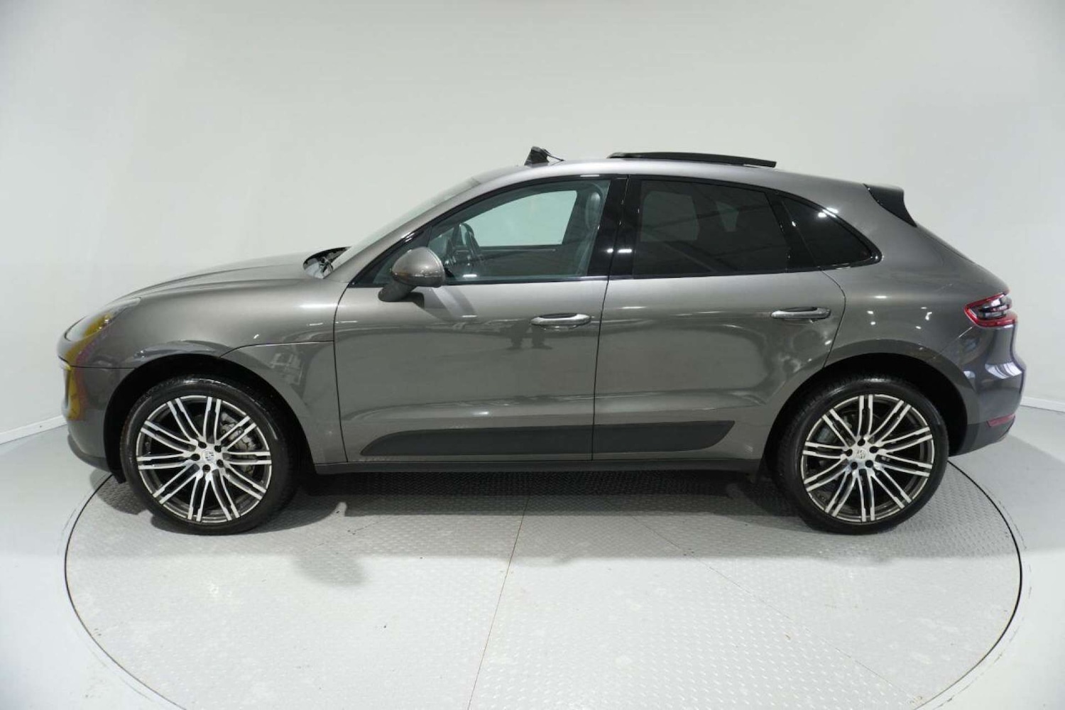 Used Porsche Macan 2015 for sale - 77061678: Photo 46