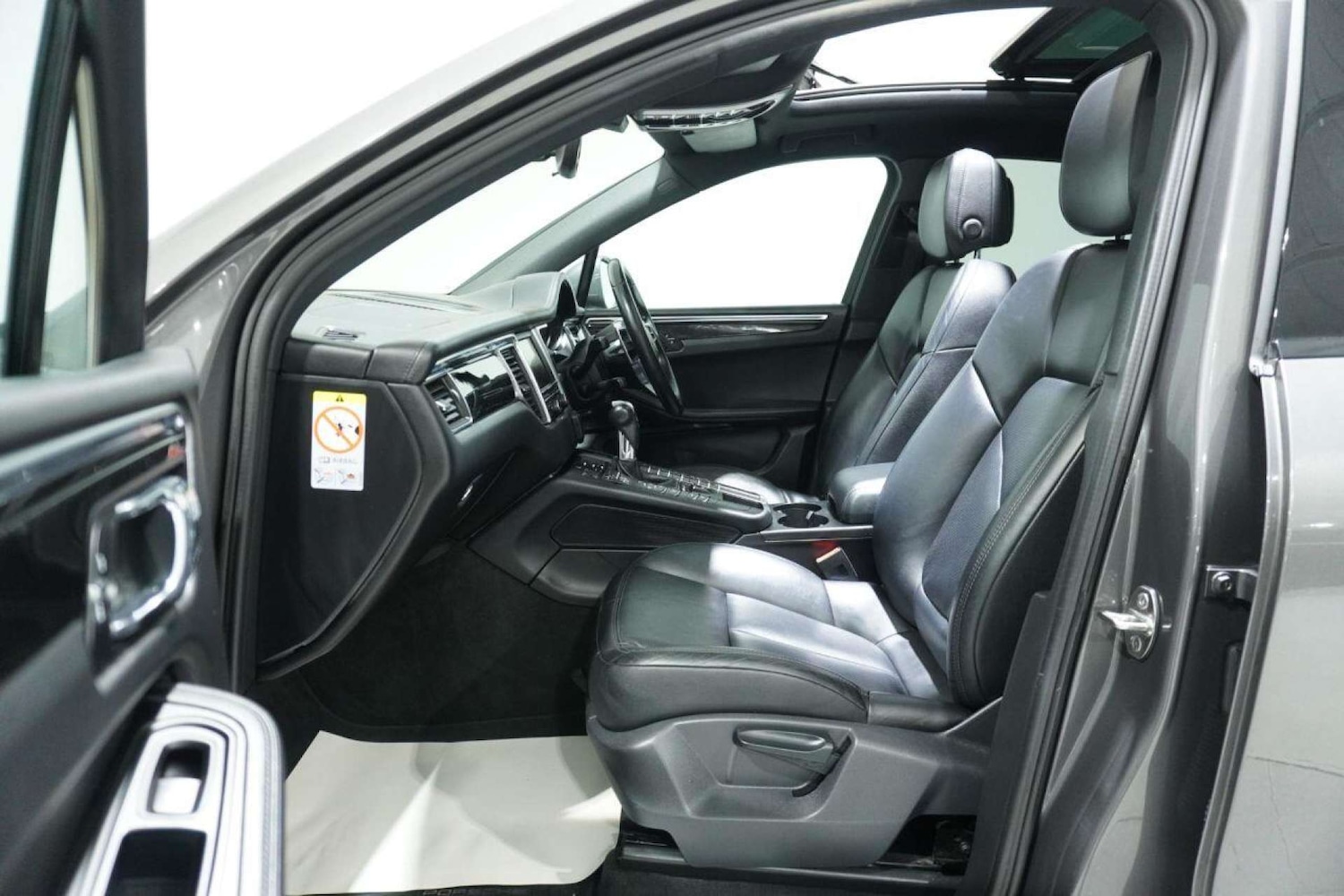 Used Porsche Macan 2015 for sale - 77061678: Photo 52