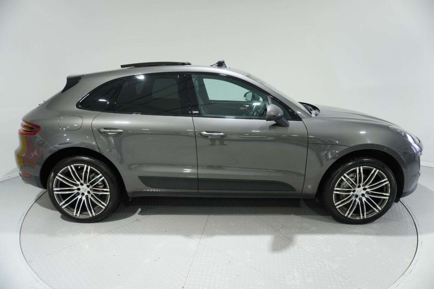 Used Porsche Macan 2015 for sale - 77061678: Photo 6