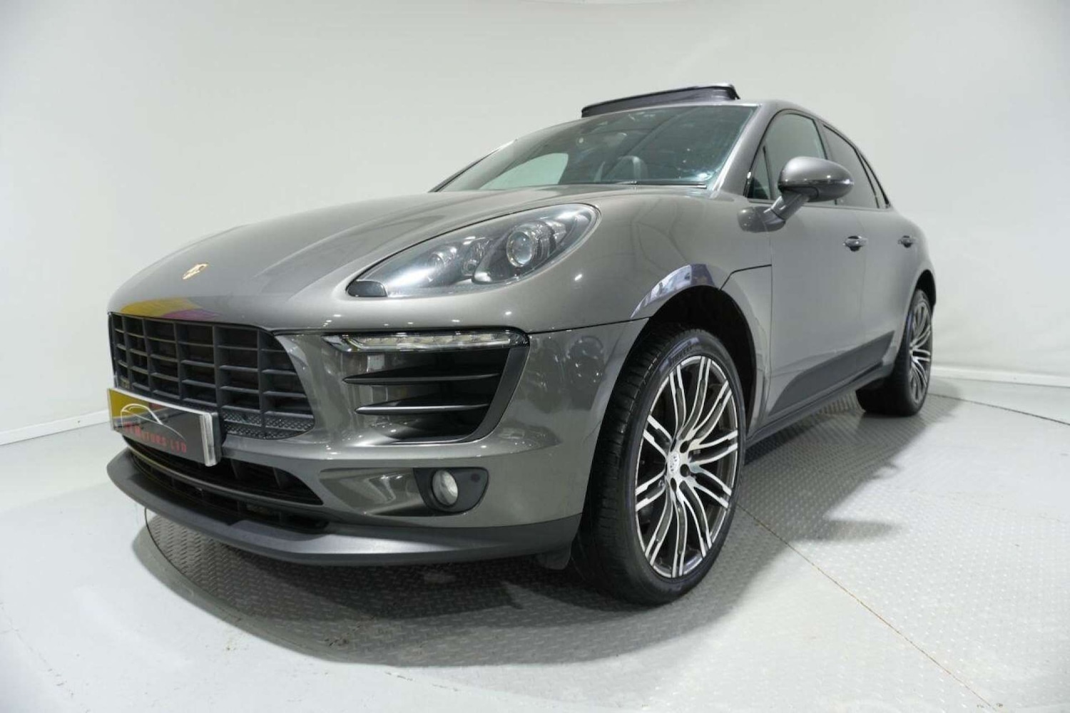 Used Porsche Macan 2015 for sale - 77061678: Photo 60