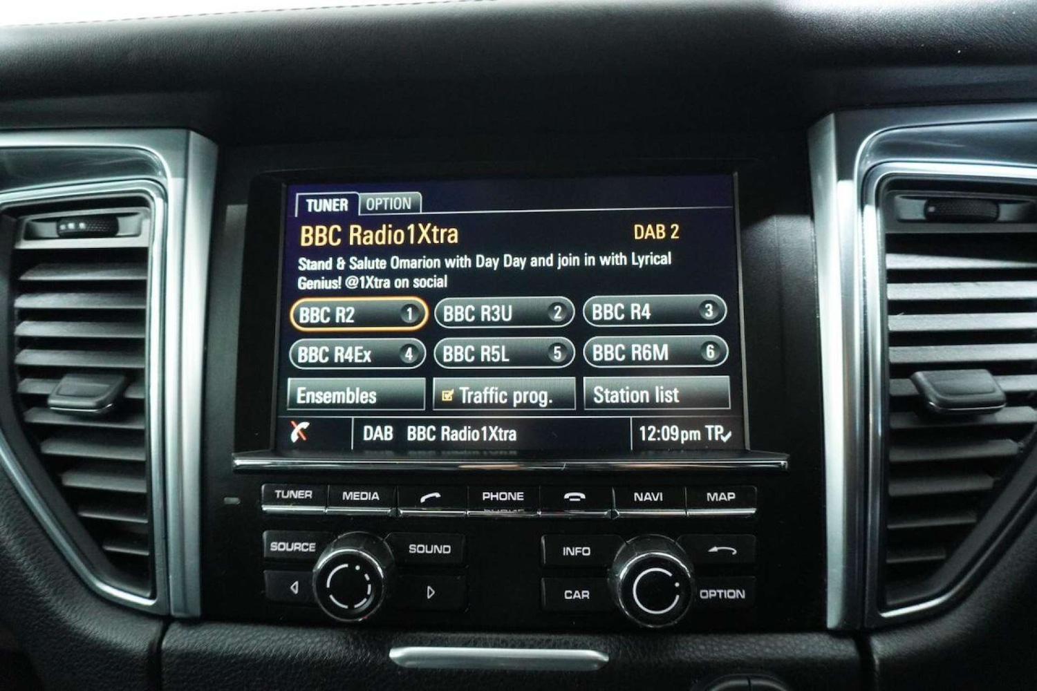 Used Porsche Macan 2015 for sale - 77061678: Photo 94