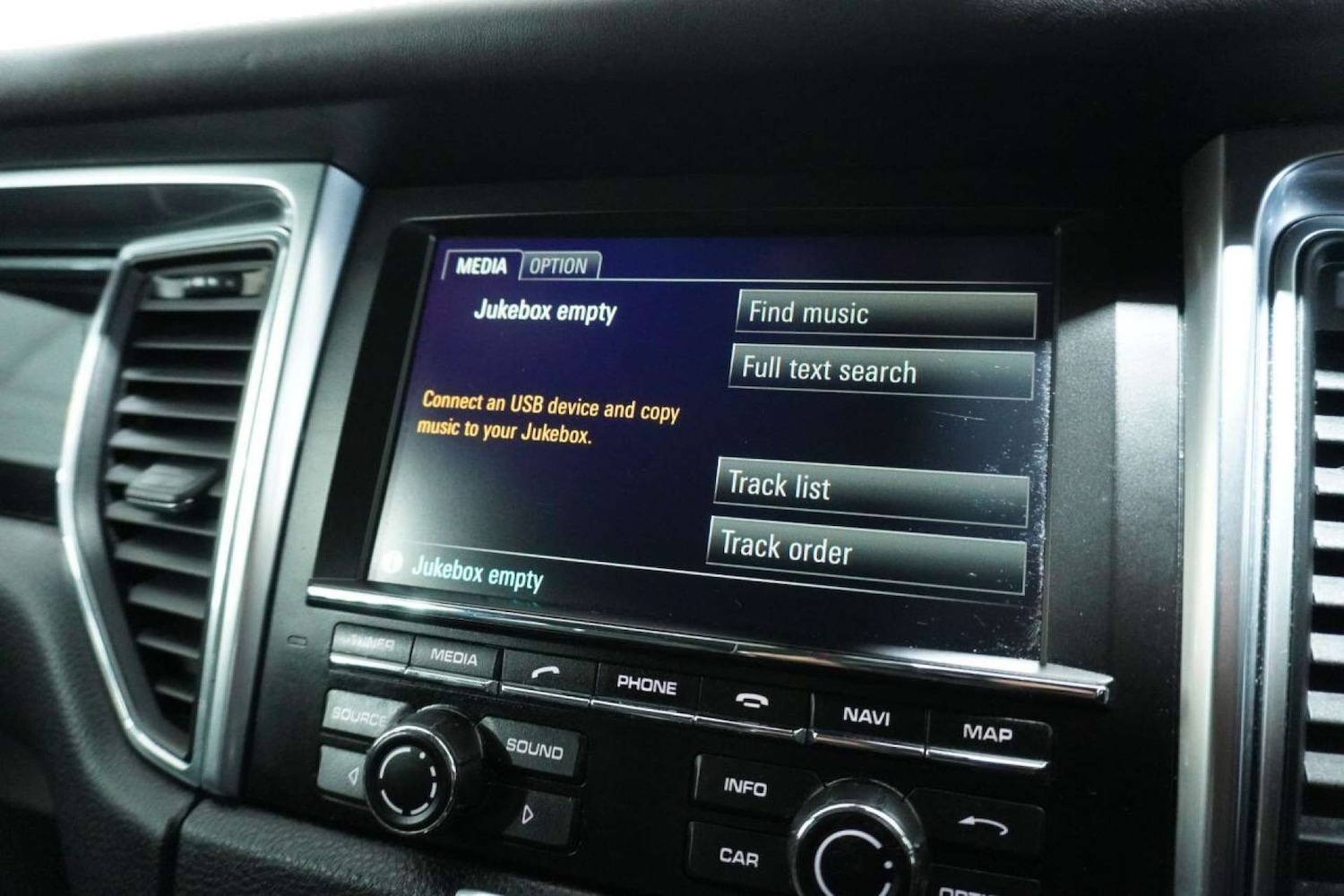 Used Porsche Macan 2015 for sale - 77061678: Photo 97