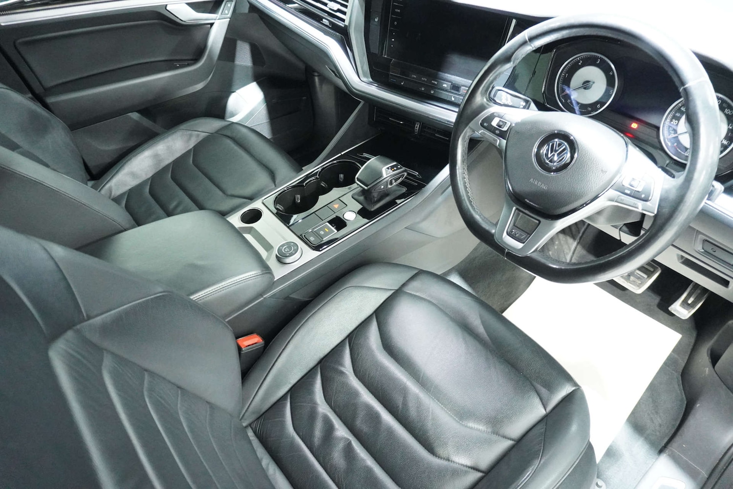 Used Volkswagen Touareg 2018 for sale - 77105782: Photo 10