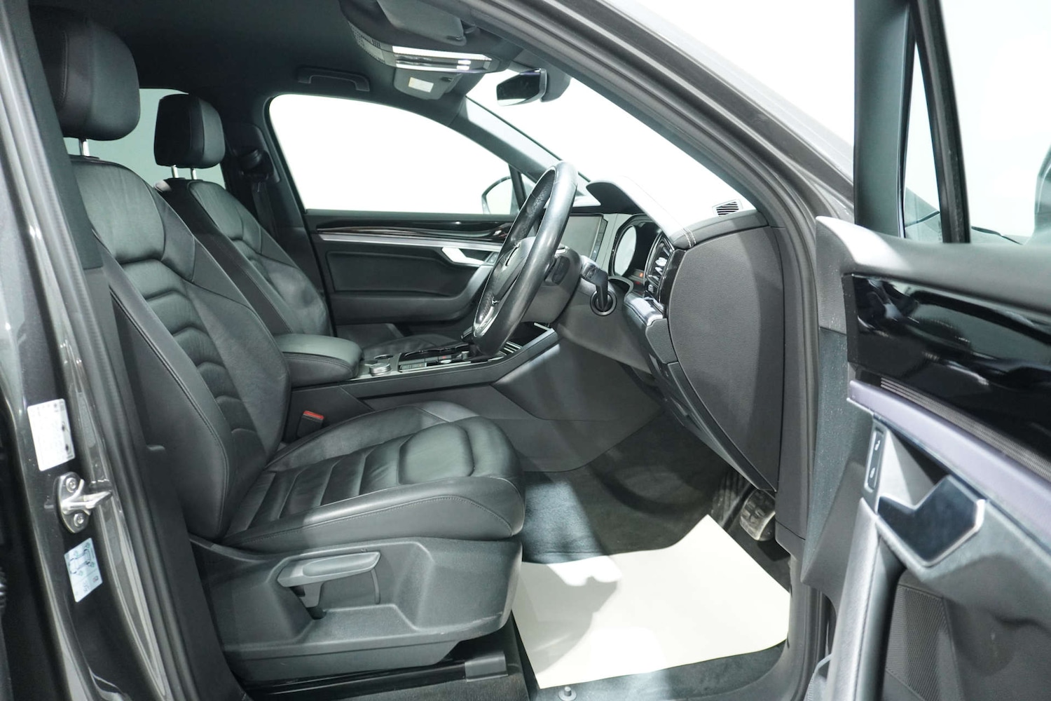 Used Volkswagen Touareg 2018 for sale - 77105782: Photo 12