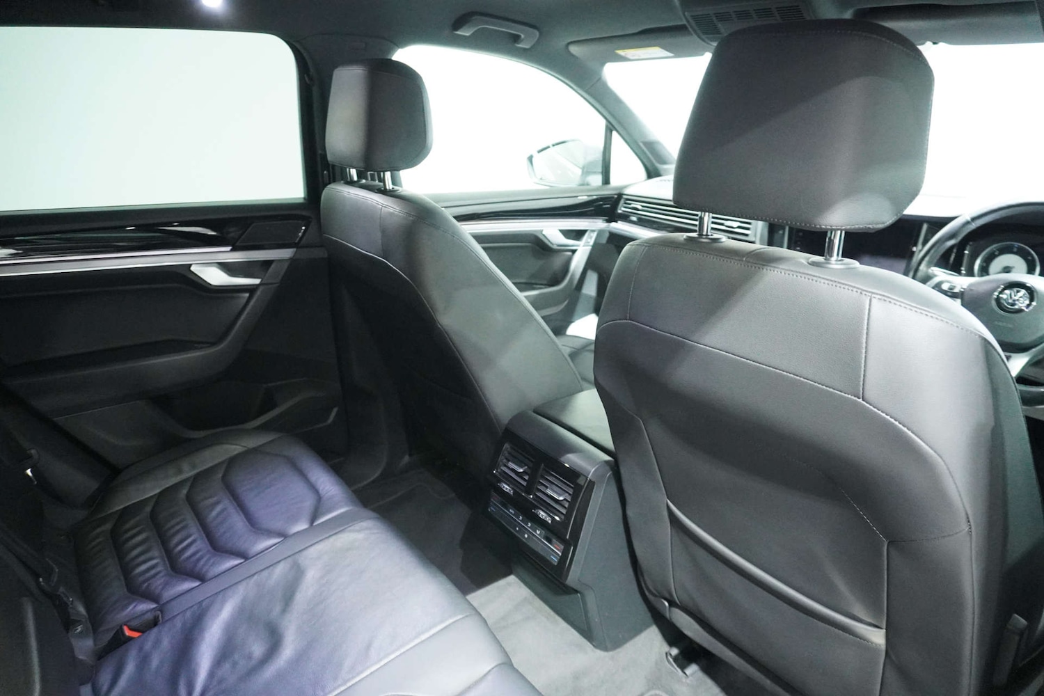 Used Volkswagen Touareg 2018 for sale - 77105782: Photo 15