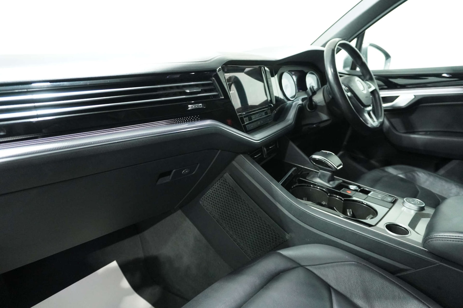 Used Volkswagen Touareg 2018 for sale - 77105782: Photo 46