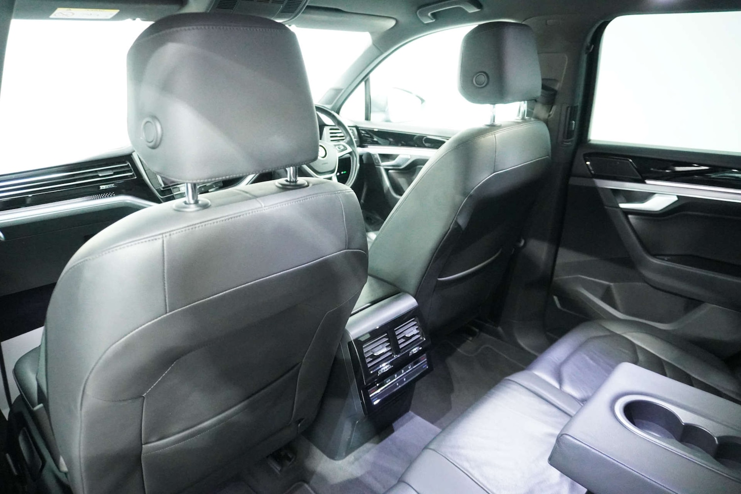 Used Volkswagen Touareg 2018 for sale - 77105782: Photo 50