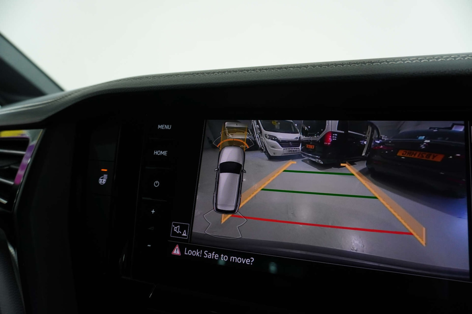 Used Volkswagen Touareg 2018 for sale - 77105782: Photo 97