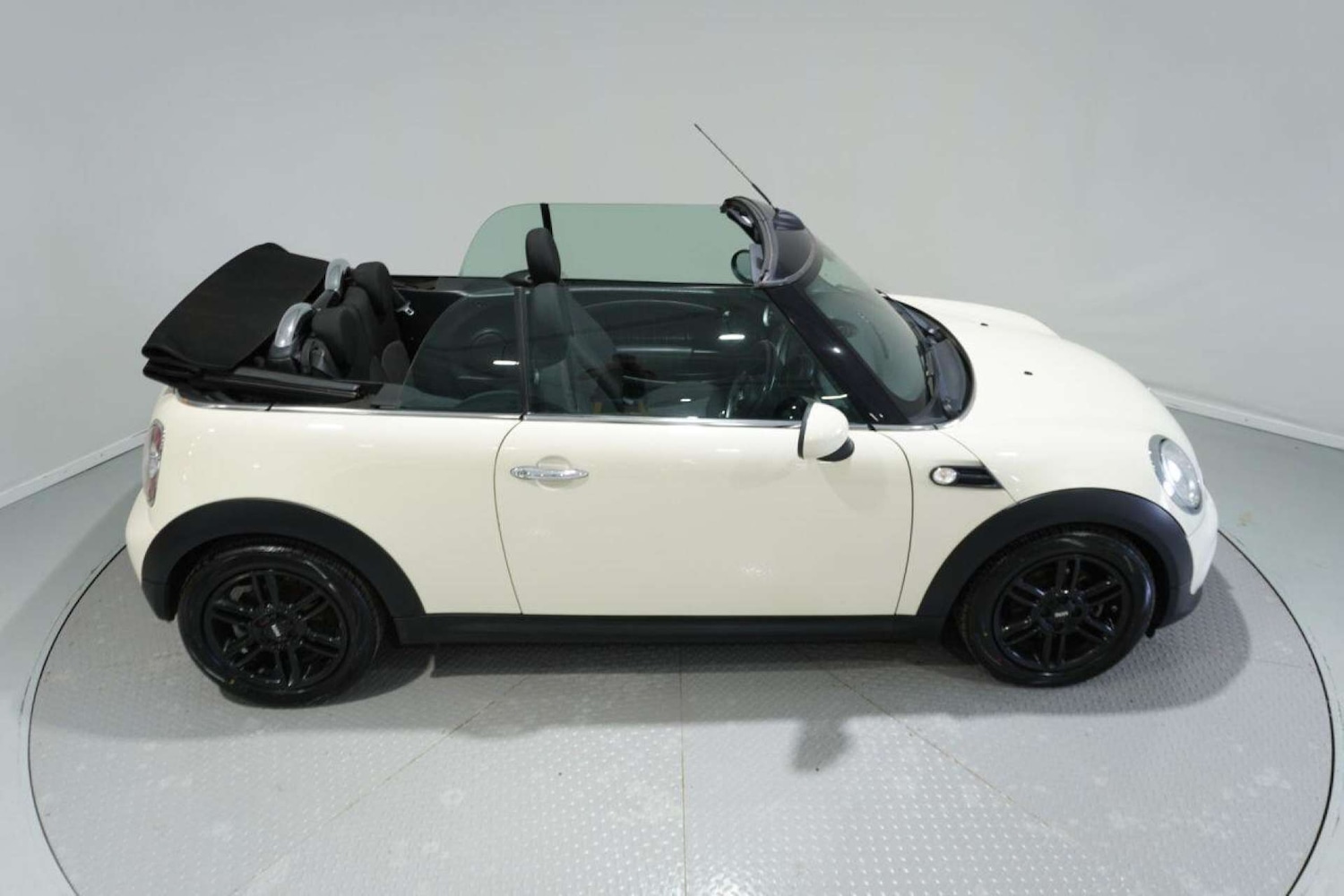 Used MINI Convertible 2014 for sale - 77061671: Photo 11