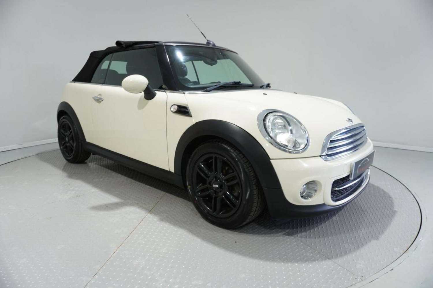 Used MINI Convertible 2014 for sale - 77061671: Photo 15
