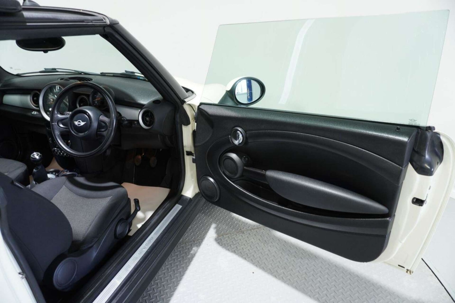 Used MINI Convertible 2014 for sale - 77061671: Photo 34