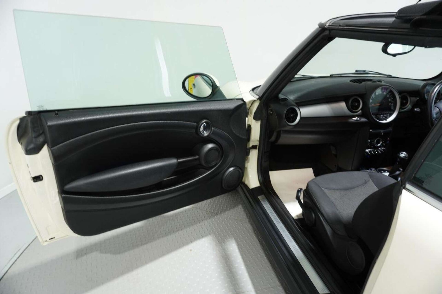 Used MINI Convertible 2014 for sale - 77061671: Photo 36