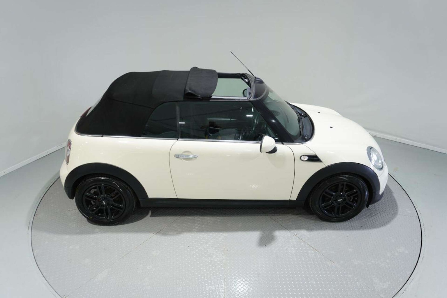 Used MINI Convertible 2014 for sale - 77061671: Photo 6