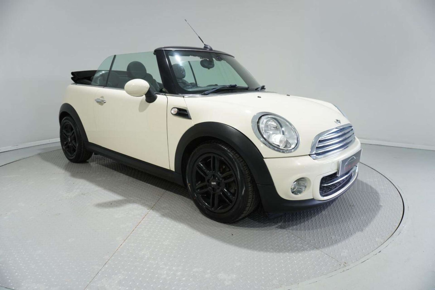 Used MINI Convertible 2014 for sale - 77061671: Photo 9