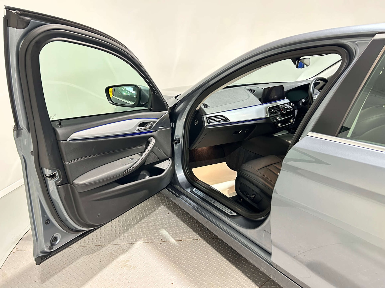 Used BMW 5 Series 2018 for sale - 77200704: Photo 24