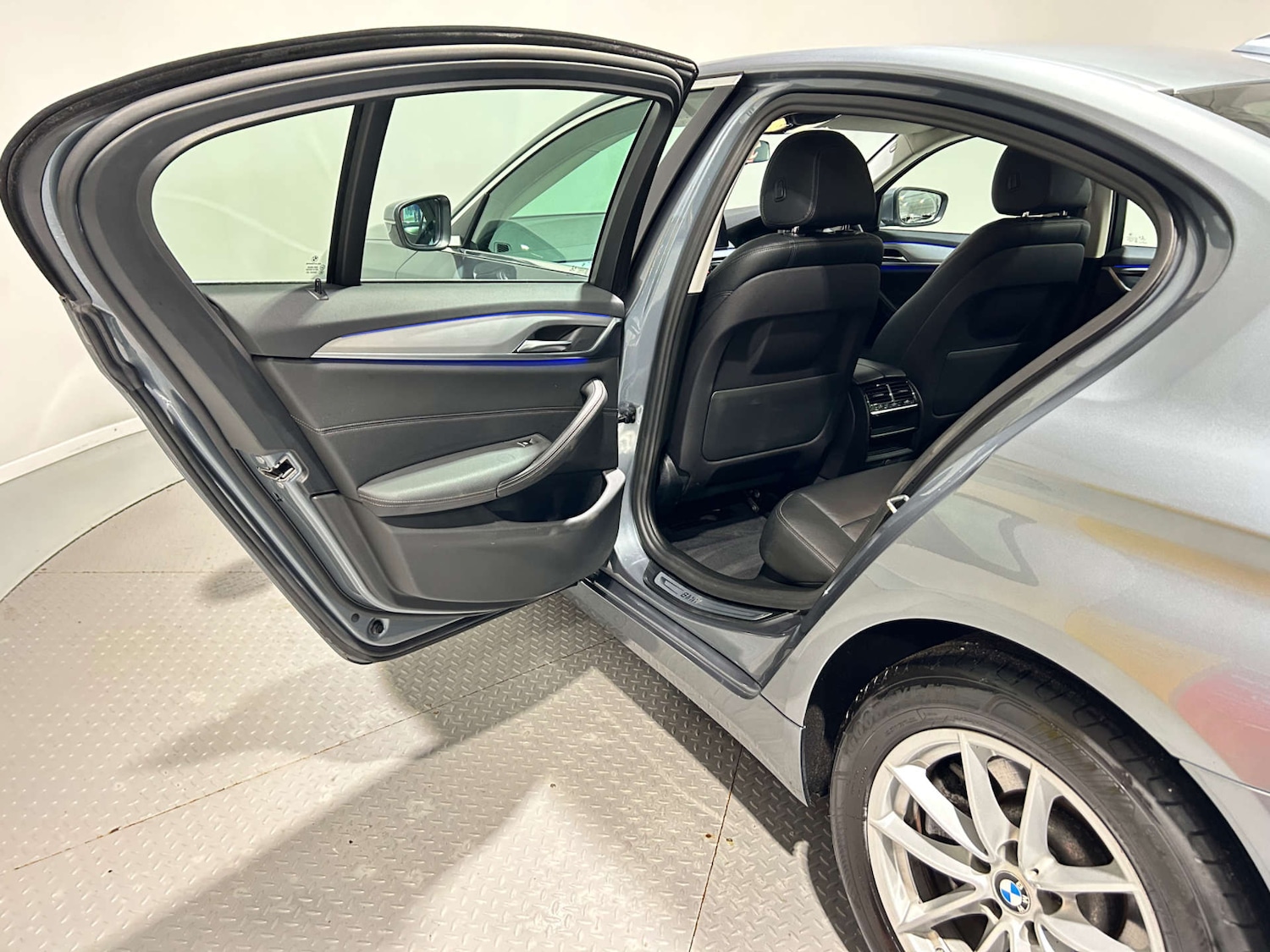 Used BMW 5 Series 2018 for sale - 77200704: Photo 35