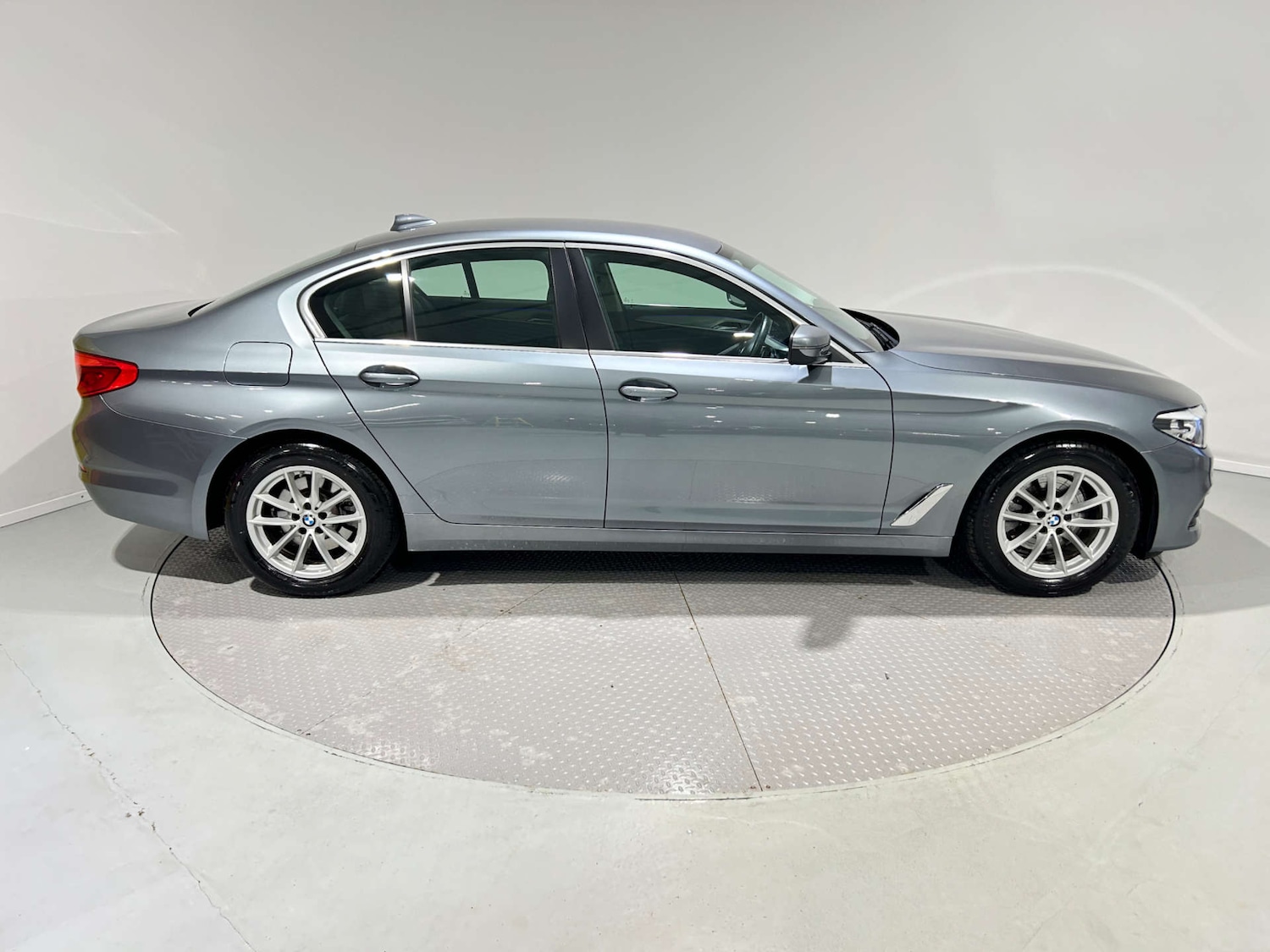 Used BMW 5 Series 2018 for sale - 77200704: Photo 5