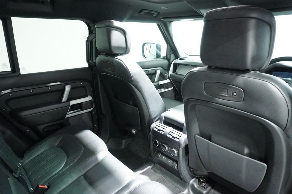 Used Land Rover Defender 2022 for sale - 76820324: Photo 18