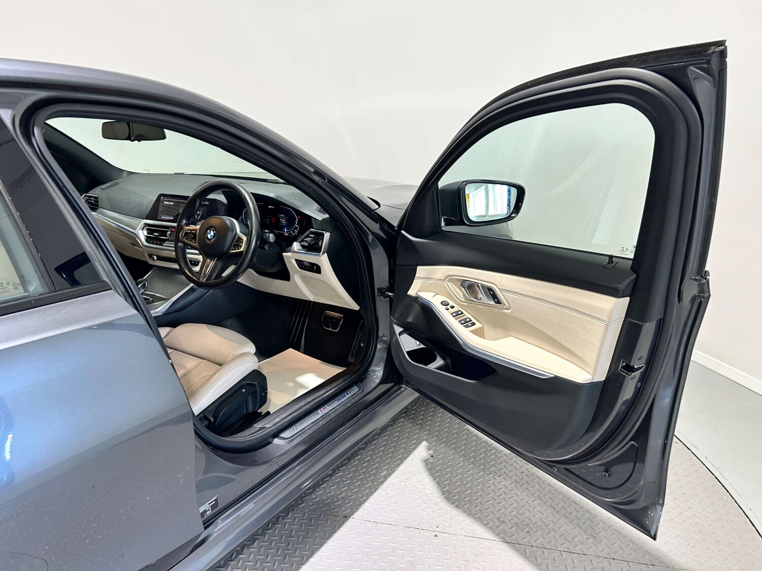 Used BMW 3 Series 2019 for sale - 77604058: Photo 25